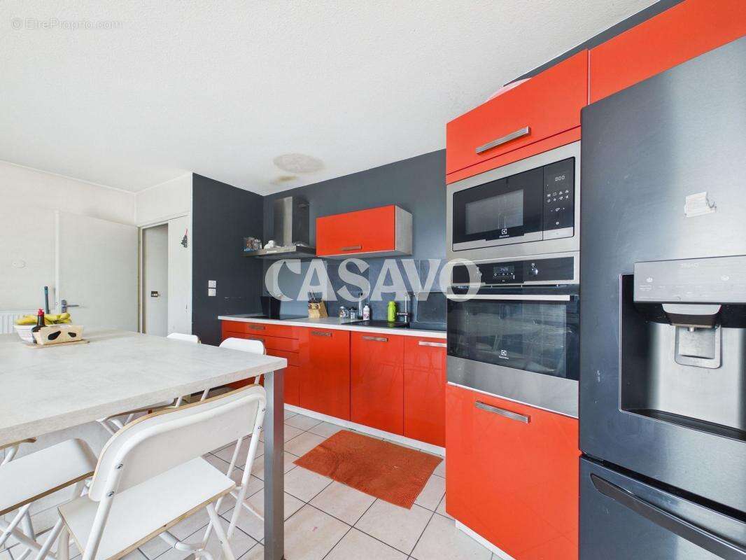 Appartement à DECINES-CHARPIEU