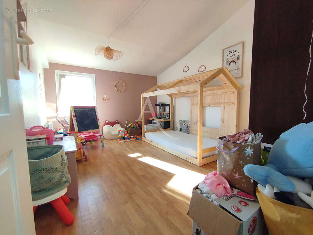 Maison à BUSSAC-SUR-CHARENTE