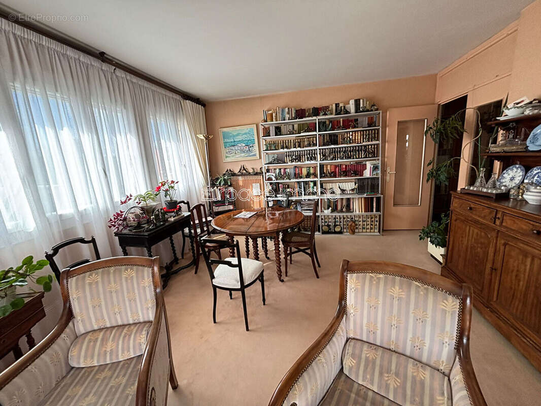 Appartement à DEVILLE-LES-ROUEN