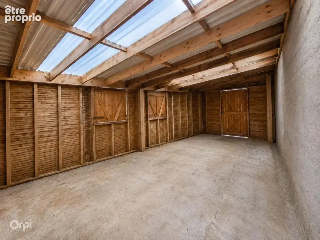 Corps de ferme rénové 2006, prairie , box, , hangar - photo 19