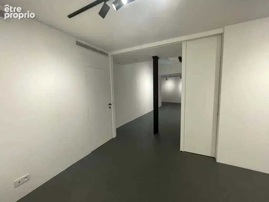 Paris III- Haut Marais- Vente de murs commerciaux- Toutes activités sauf nuisances- 145 m2 environ dont 123m² en RDC - 1980 000  - photo 4