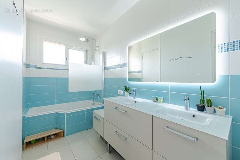 Appartement à MARSEILLE-9E