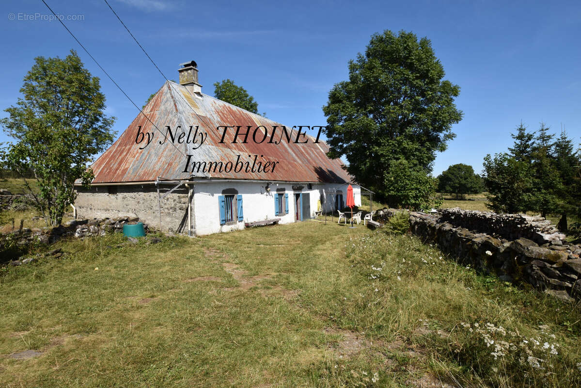 Maison à BESSE-ET-SAINT-ANASTAISE