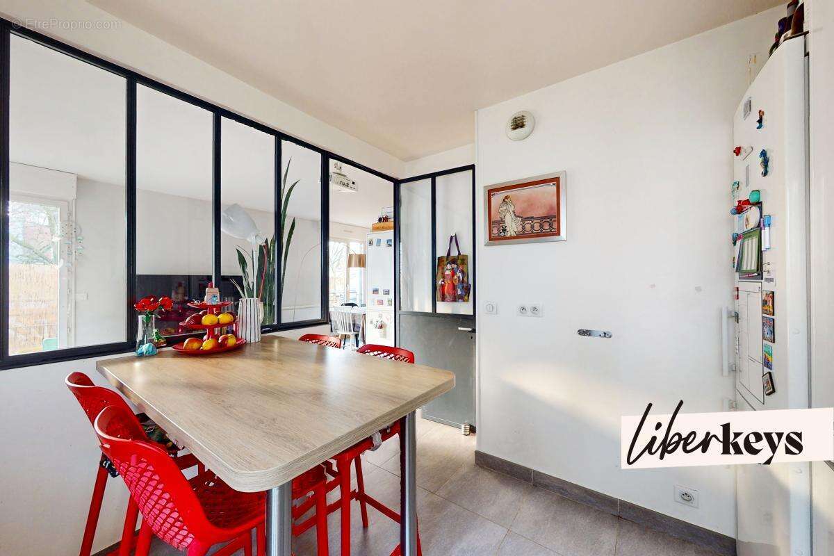 Appartement à LA GARENNE-COLOMBES