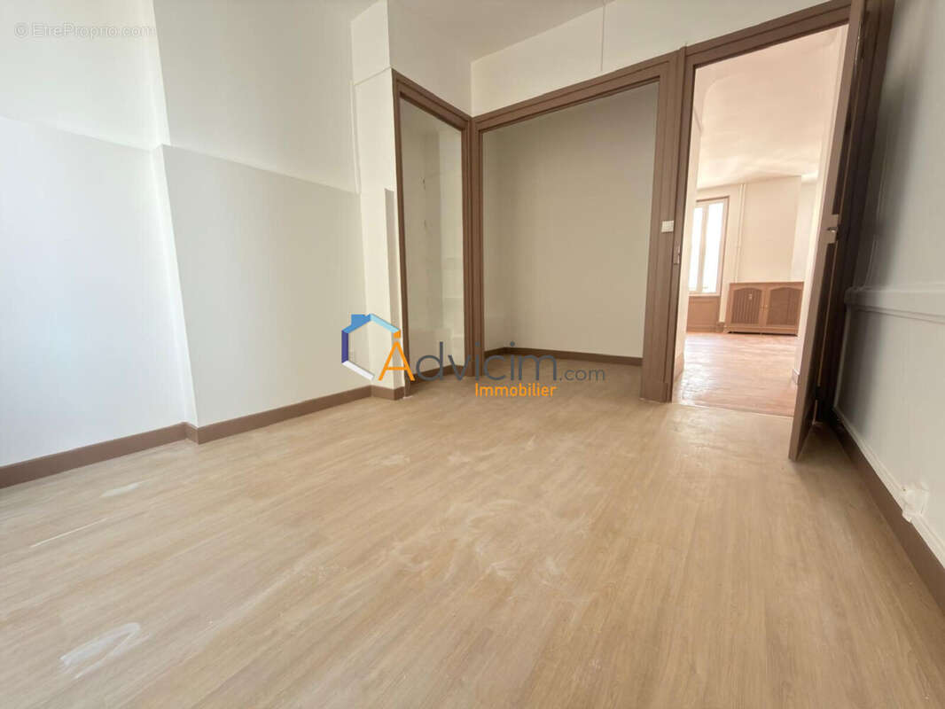 Appartement 75 m² à Saint-Etienne  - photo 6