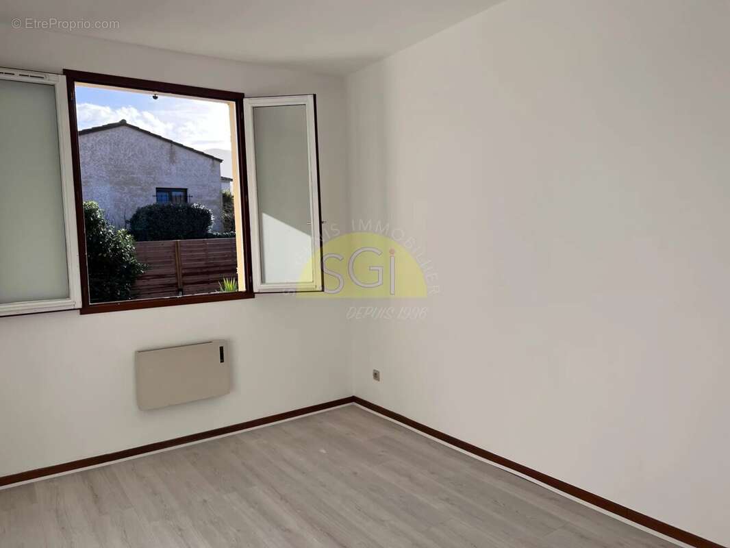 Maison à SAINT-GENIS-DES-FONTAINES