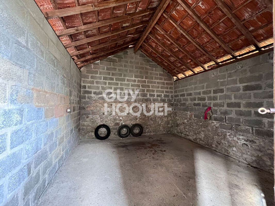 Maison à CHARBONNAT