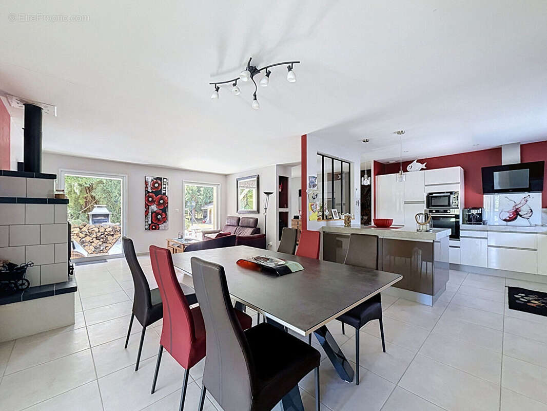 Belle maison de caractères de 134m2 avec piscine, sous sol, atelier sur un terrain de 2085m2 - photo 4