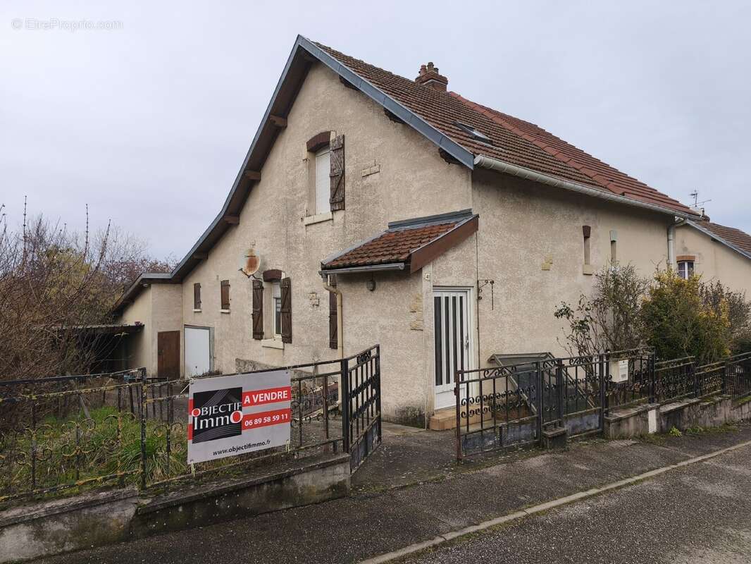 Maison à JEANDELAINCOURT