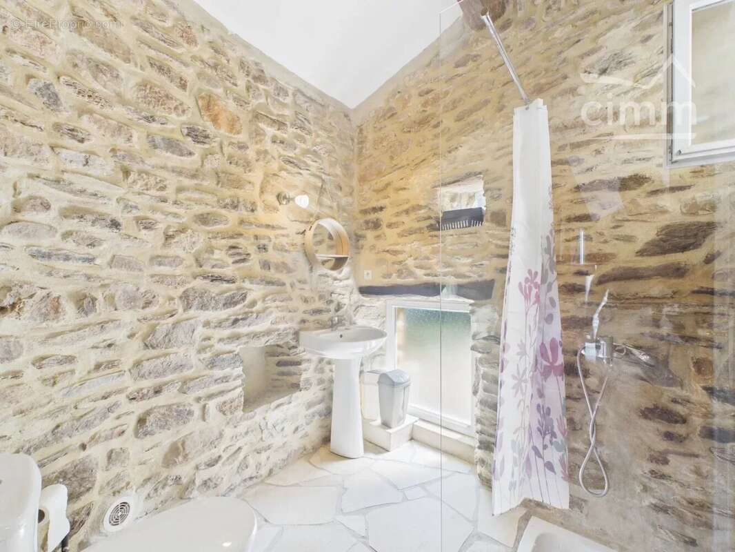 Maison 92 m² à Les Vans  - photo 13