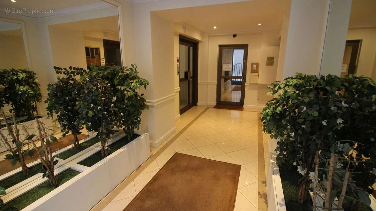 Appartement à PARIS-15E