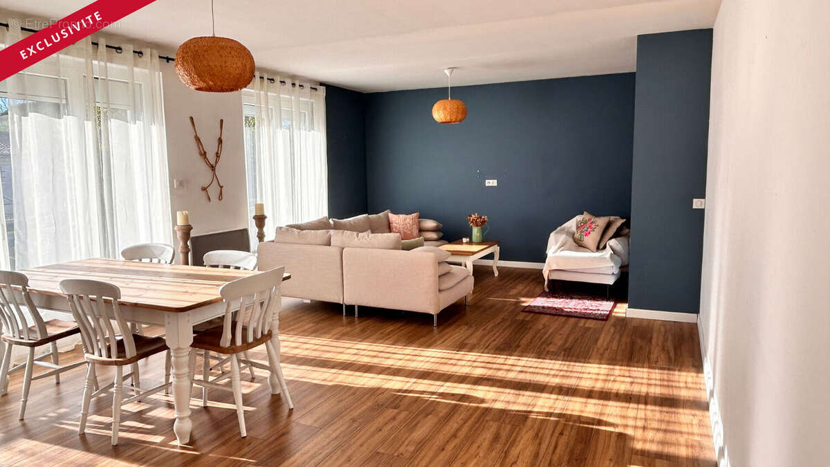 Maison 102 m² à Civray  - photo 2