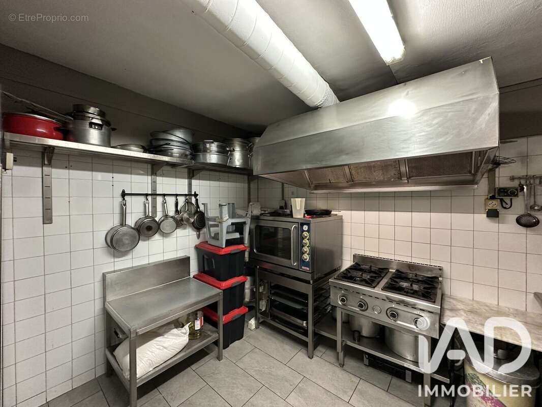 Commerce 90 m² à Villeneuve-Les-Avignon  - photo 3