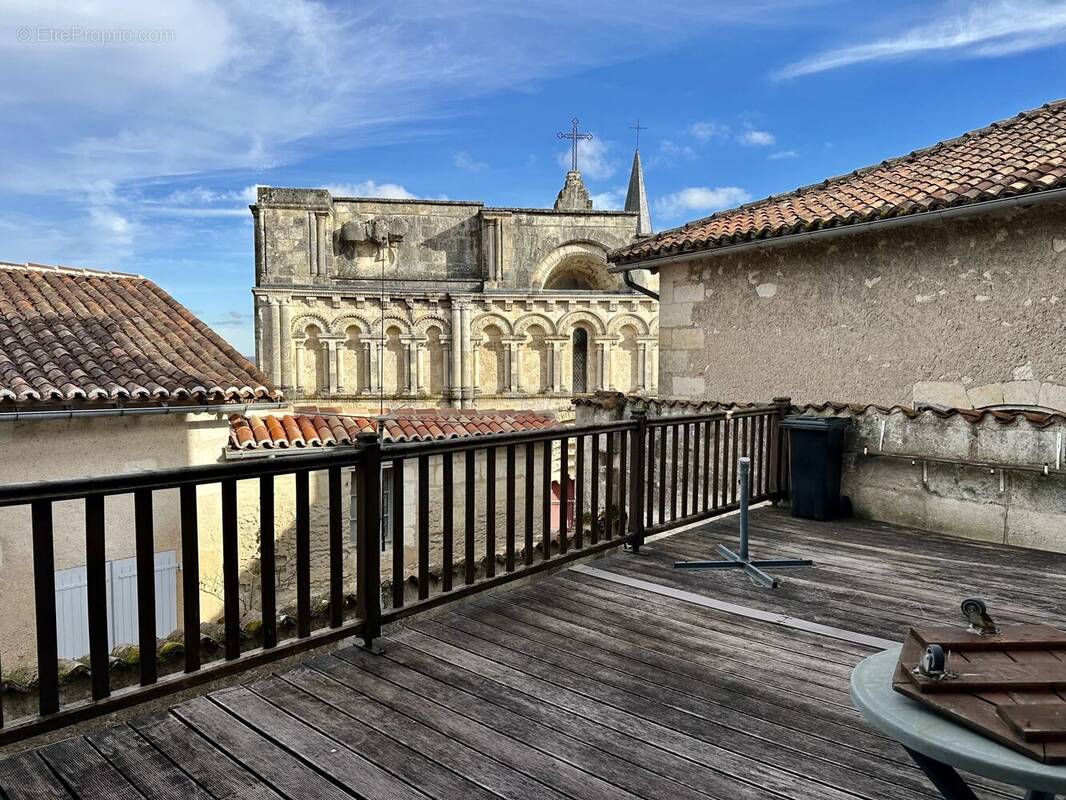 Maison à AUBETERRE-SUR-DRONNE