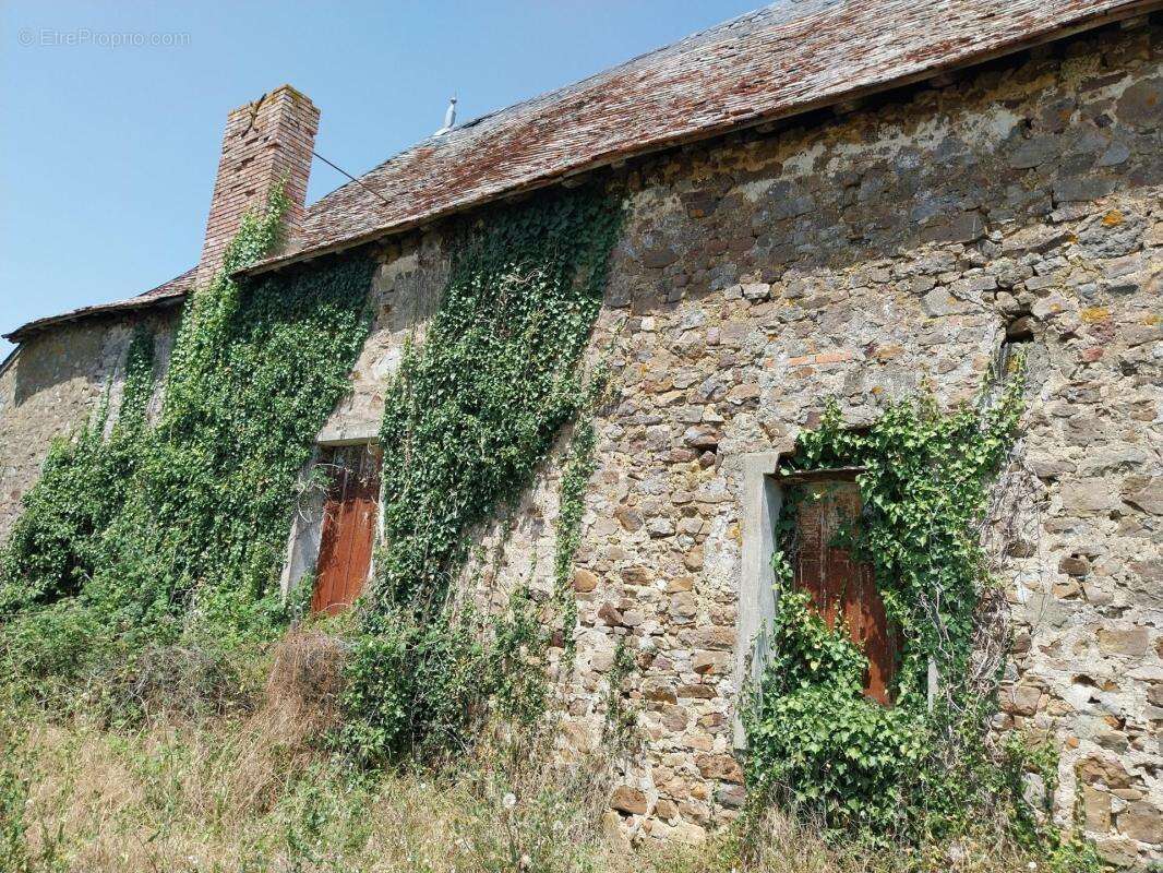 Beaux volumes ancien corps de ferme a renove - photo 10