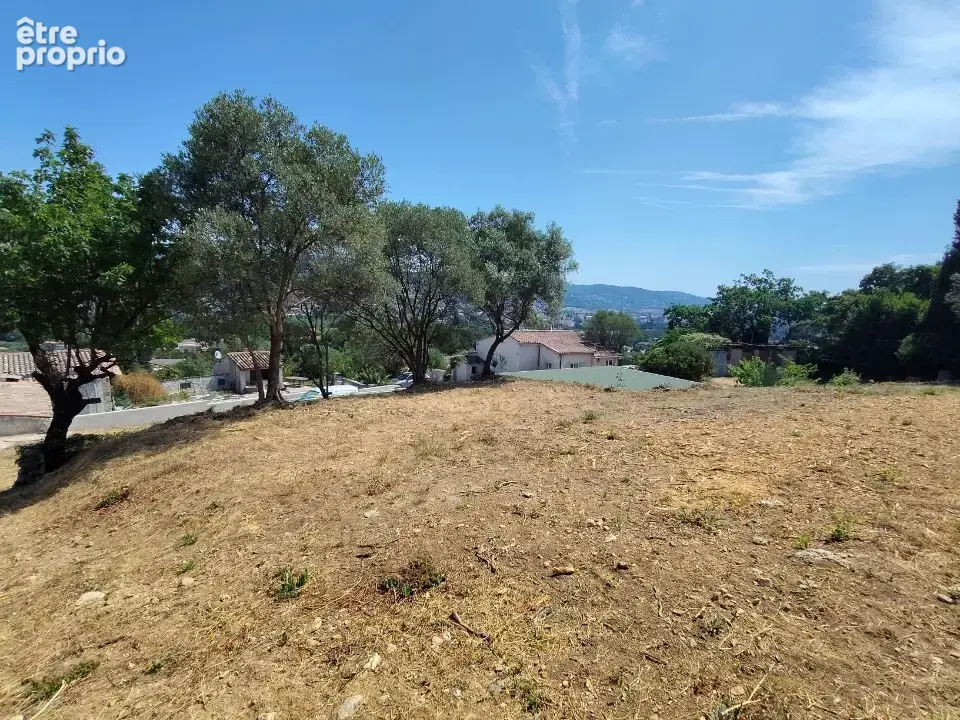 Terrain 1104 m² à Draguignan  - photo 3