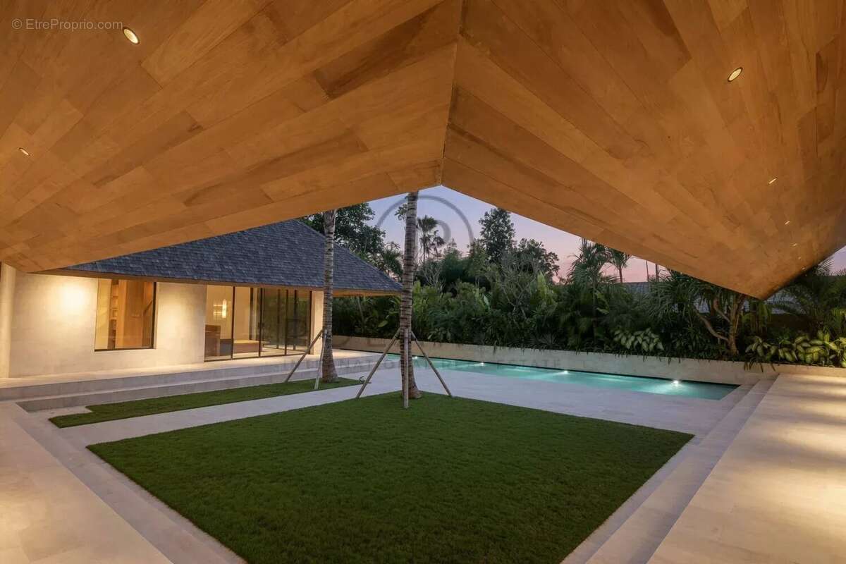 Villa exceptionnelle de 5 chambres à Pererenan  Spacieuse vie de plain-pied et piscine privée de 20 mètres - Bail emphytéotique  - photo 23