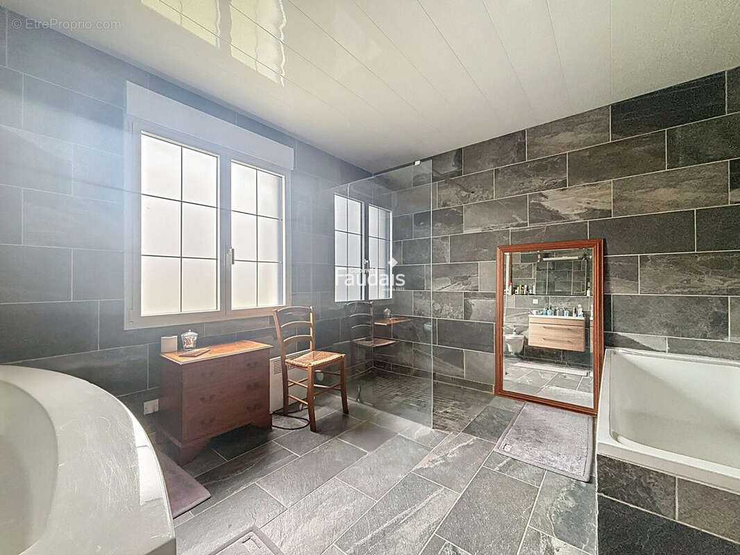 Maison 115 m² à Portbail  - photo 9