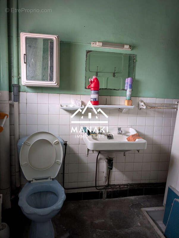 Salle d'eau du garage - Maison à LE SOLER