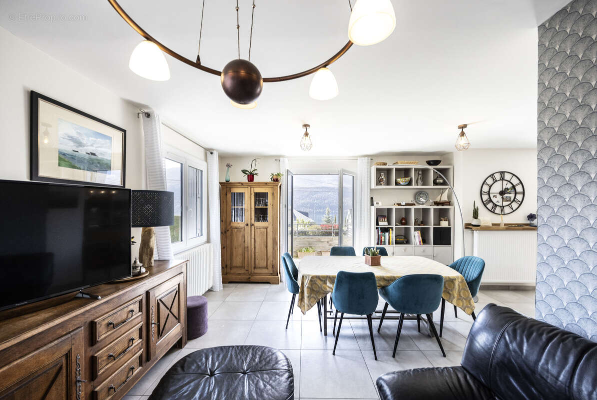 Maison à BRISON-SAINT-INNOCENT