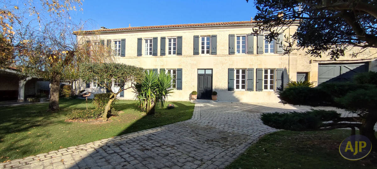 Maison à PERIGNAC
