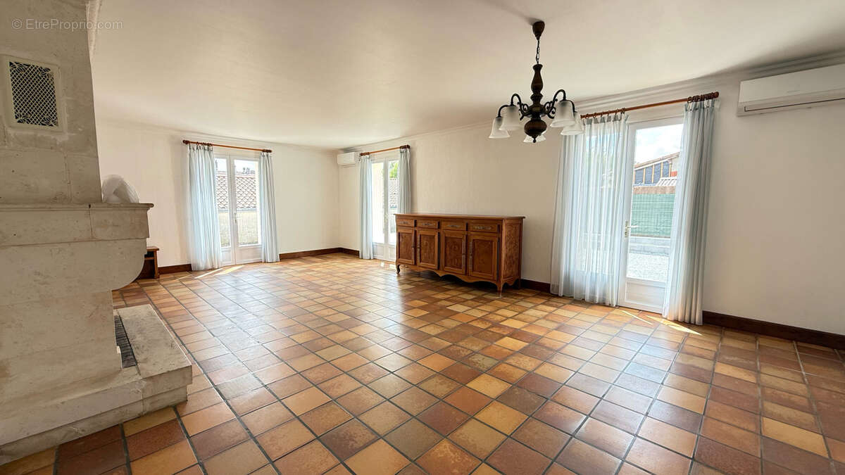 Maison de plain-pied centre bourg de coulon - photo 4