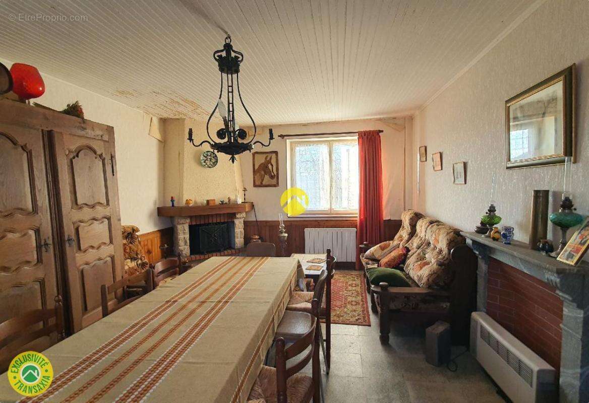 Maison à AUZANCES