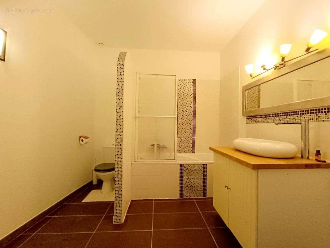 Maison à SAINT-CHAMAS