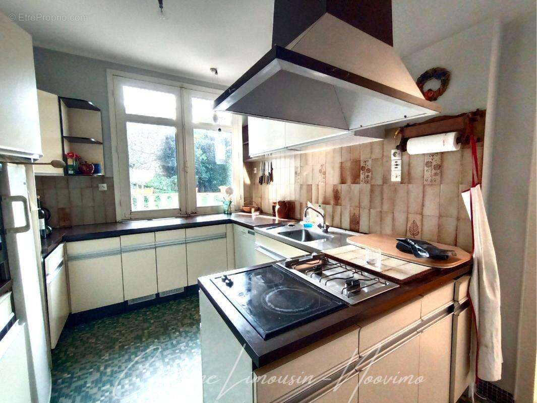 Maison 4 chambres + locatif + maison a renover - centre bour - photo 4