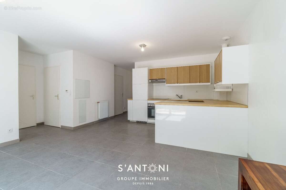AGDE - CAYRETS - Appartement T3 en RDC avec Garage et Parking - photo 4