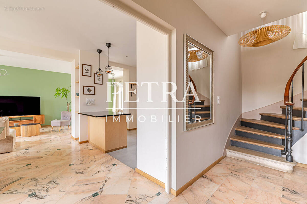 Maison à L&#039;HAY-LES-ROSES