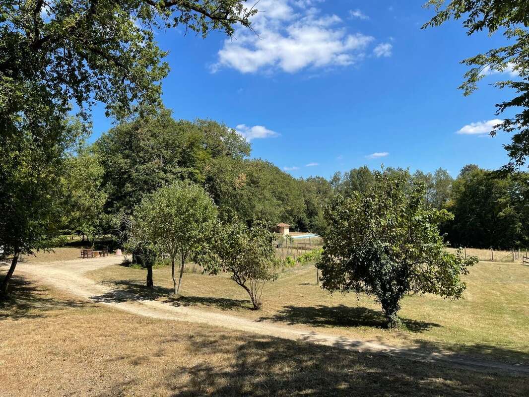 Maison à SAINT-VINCENT-DE-CONNEZAC