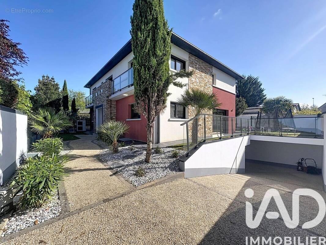 Photo 1 - Maison à VERN-SUR-SEICHE
