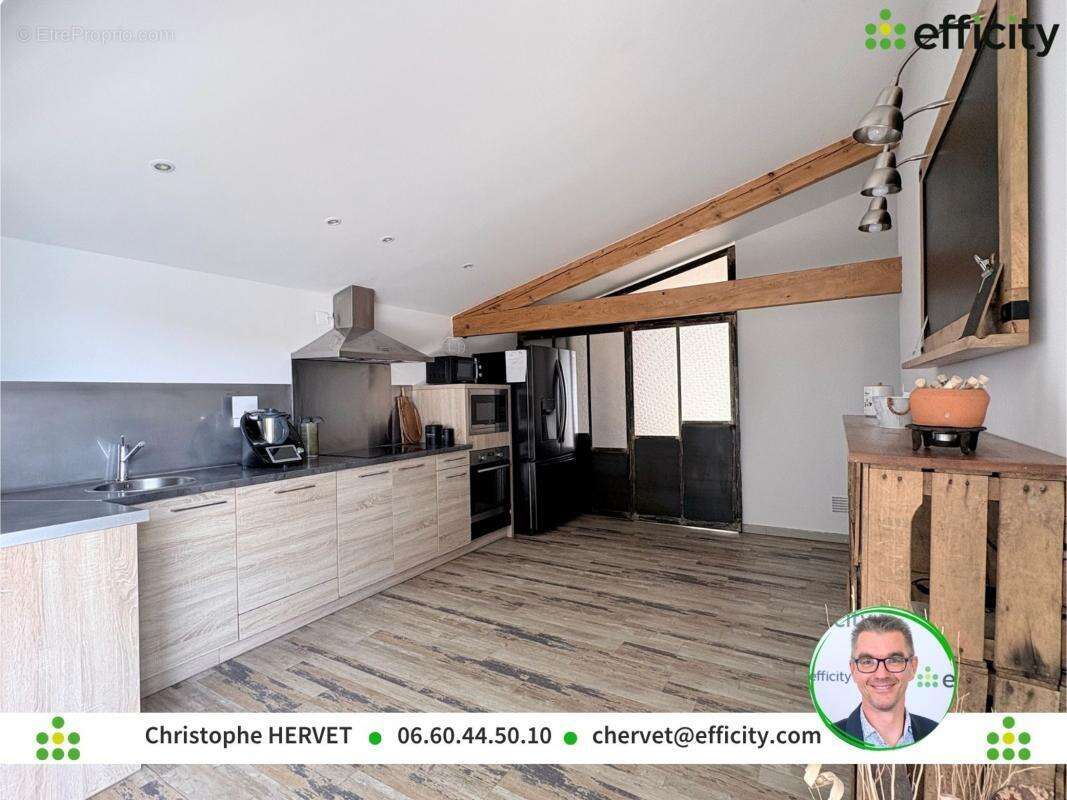 Maison 247 m² à Angouleme  - photo 5