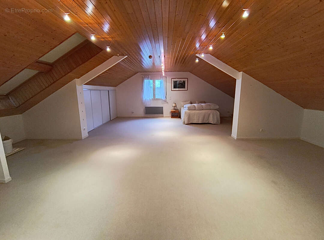 Maison à VERNEUIL-SUR-VIENNE