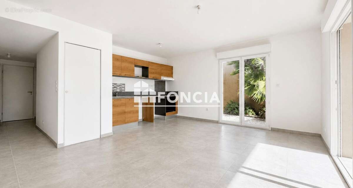 Vias – Appartement T3 en rez-de-jardin avec terrasse, jardin et 2 stationnements - photo 2
