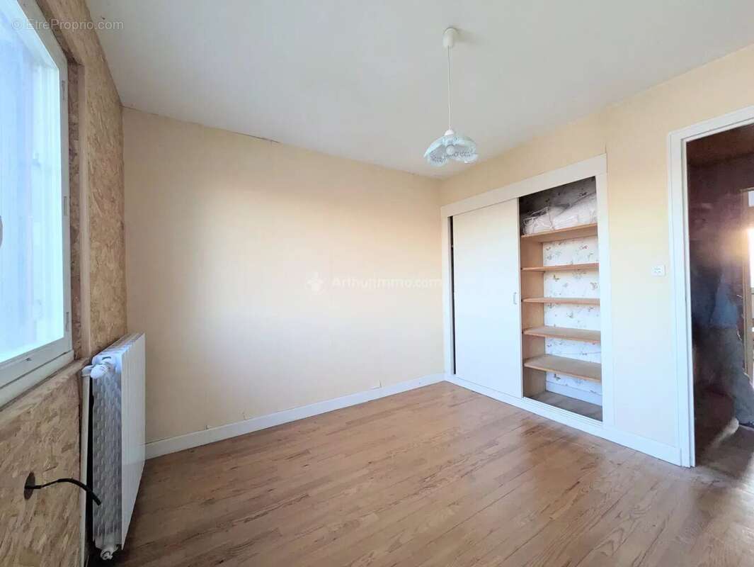 Maison à NEUFCHATEAU