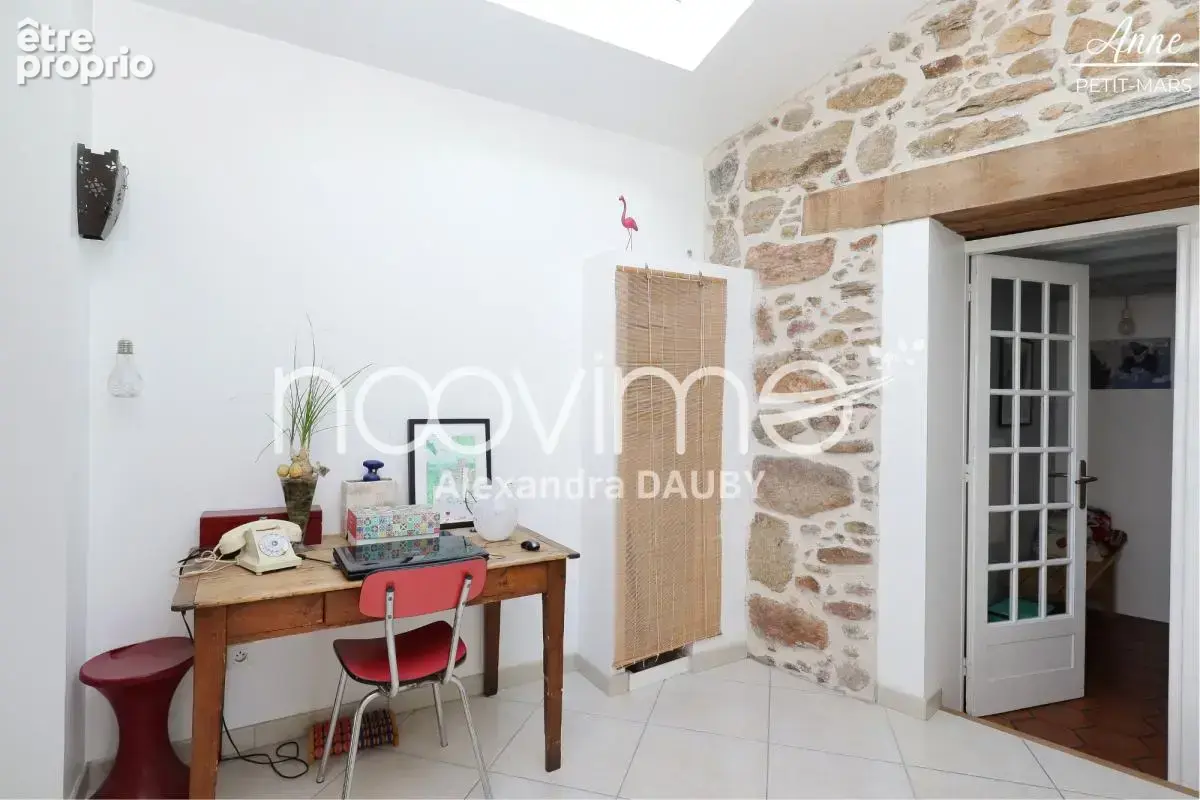 [Anne] - Maison de charme en pierre au coeur de Petit-Mars - photo 3