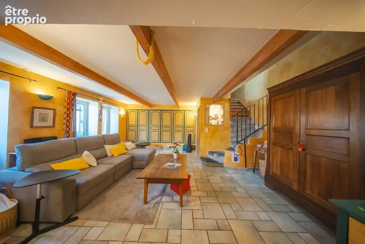 Maison 6 pièces 135 m² à vendre à Perignat-Les-Sarlieve (63170) - photo 4