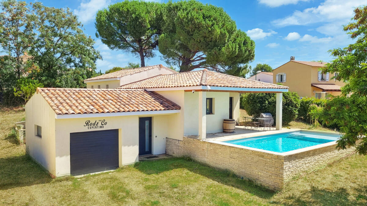 Maison à vendre à Apt   Villa contemporaine avec piscine, jardin, garage et vue sur le Luberon - photo 1