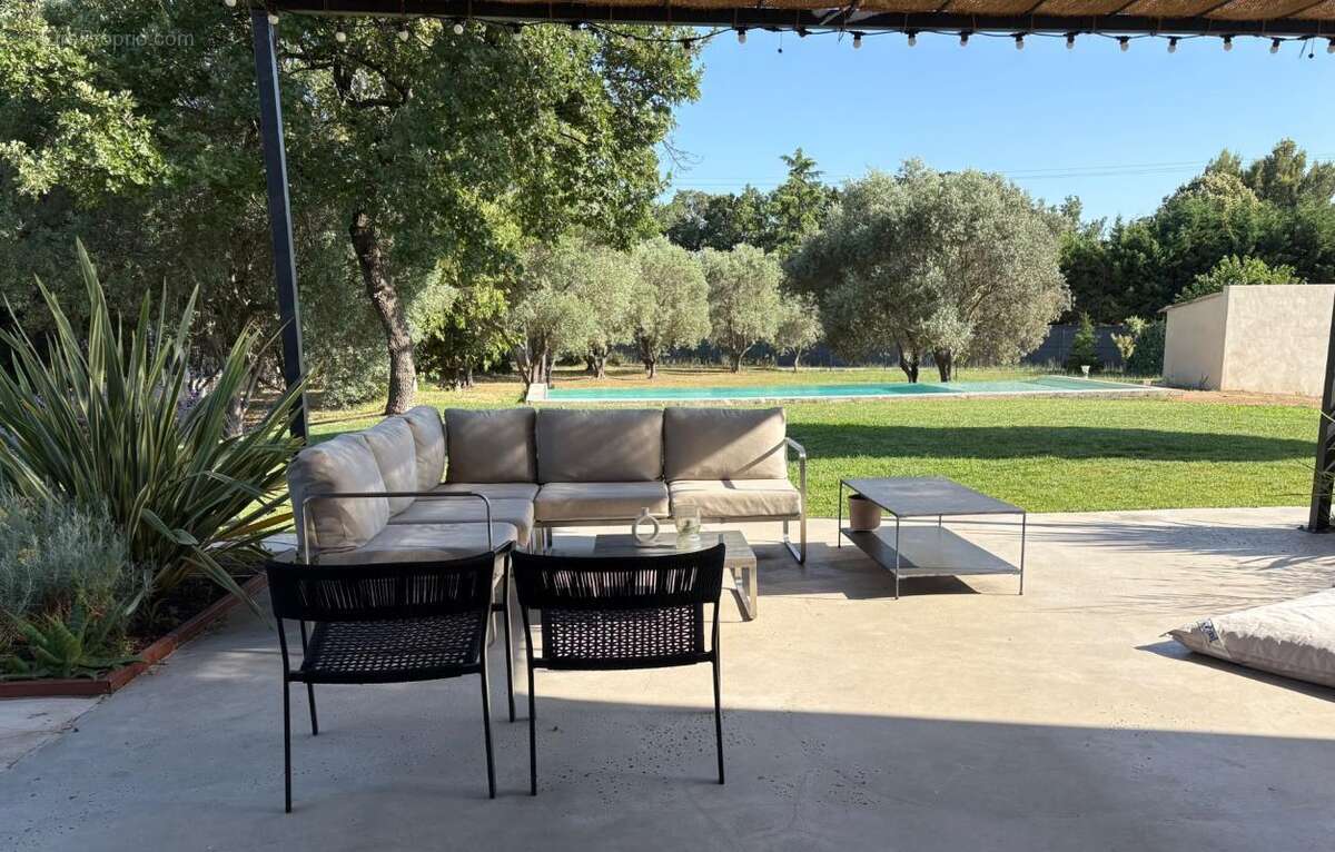 Maison à vendre 6 pièces AIX EN PROVENCE (13) - photo 2