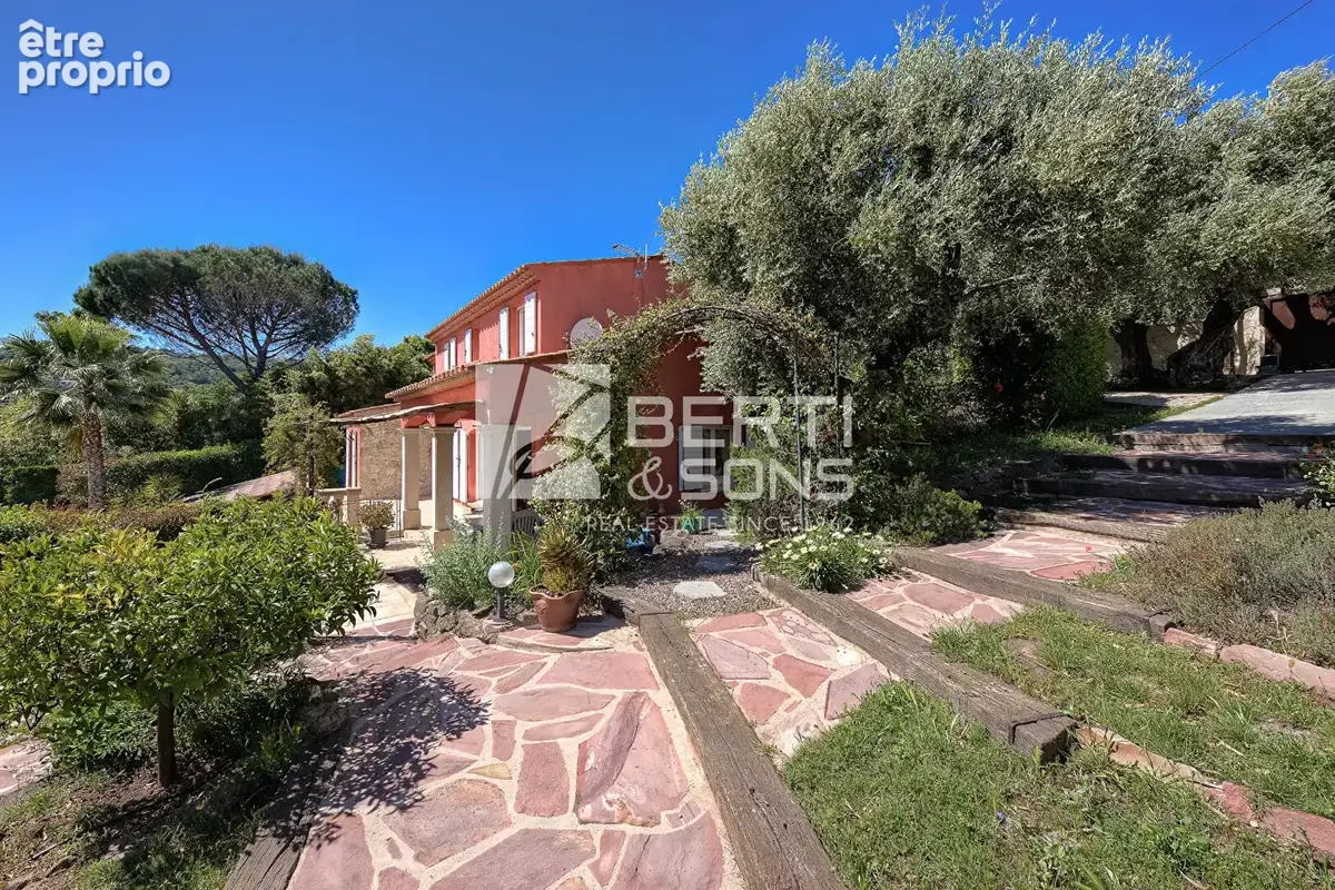 LES ADRETS DE L'ESTEREL - Très belle Villa provençale avec vue panoramique en très bon état - photo 17