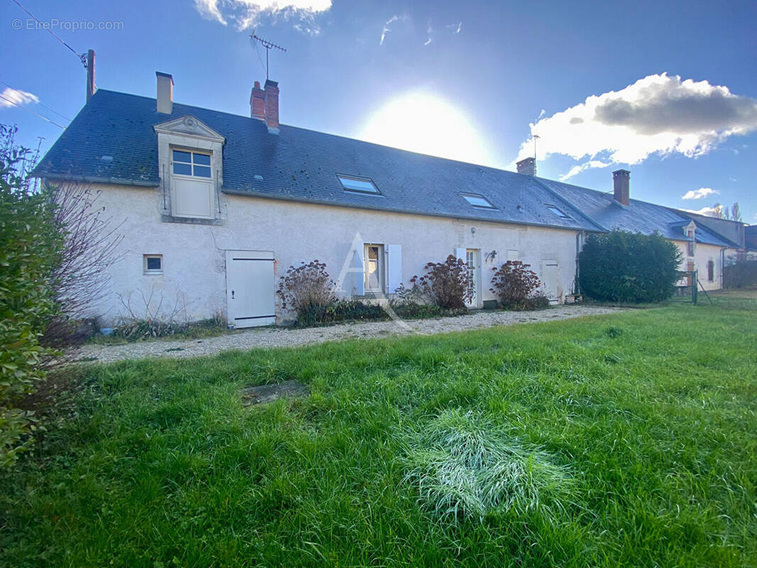 Maison à CONTRES