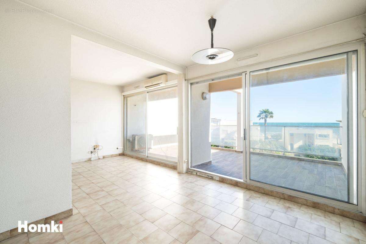Appartement à MAUGUIO