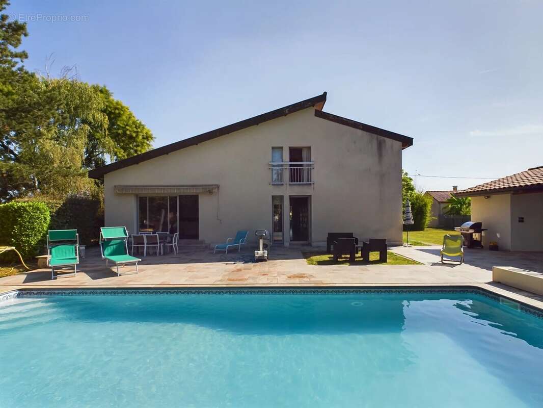 Maison à LAROQUE-TIMBAUT