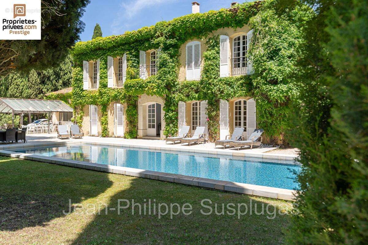 Maison à SAINT-CYR-SUR-MER