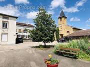 Maison à LA NEUVEVILLE-SOUS-MONTFORT