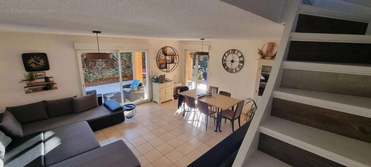 Maison à ROQUEBRUNE-SUR-ARGENS