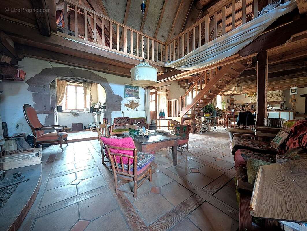 MAISON de caractère T5 + Dépendances + 5.3 ha - photo 8