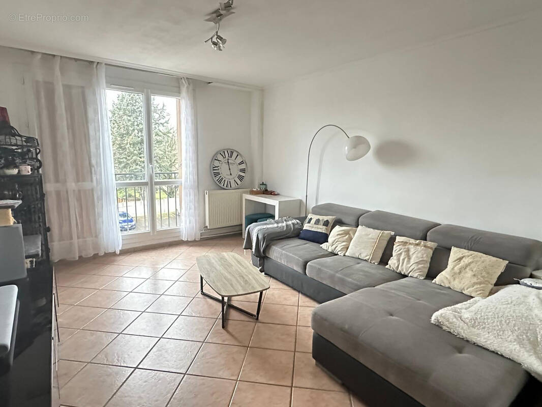 Appartement à BROU-SUR-CHANTEREINE